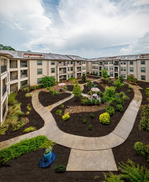 Parkview_Exterior_Courtyard