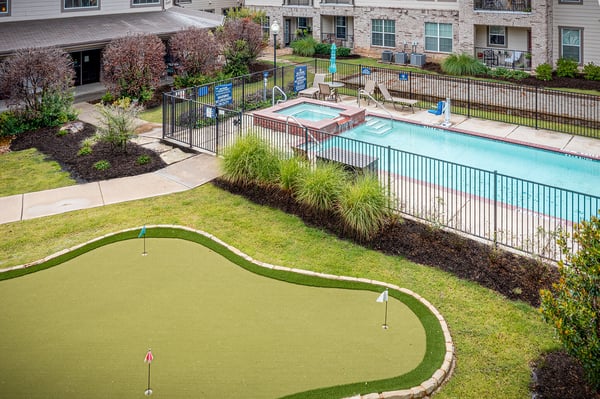 Parkview_Exterior_Putting_Green